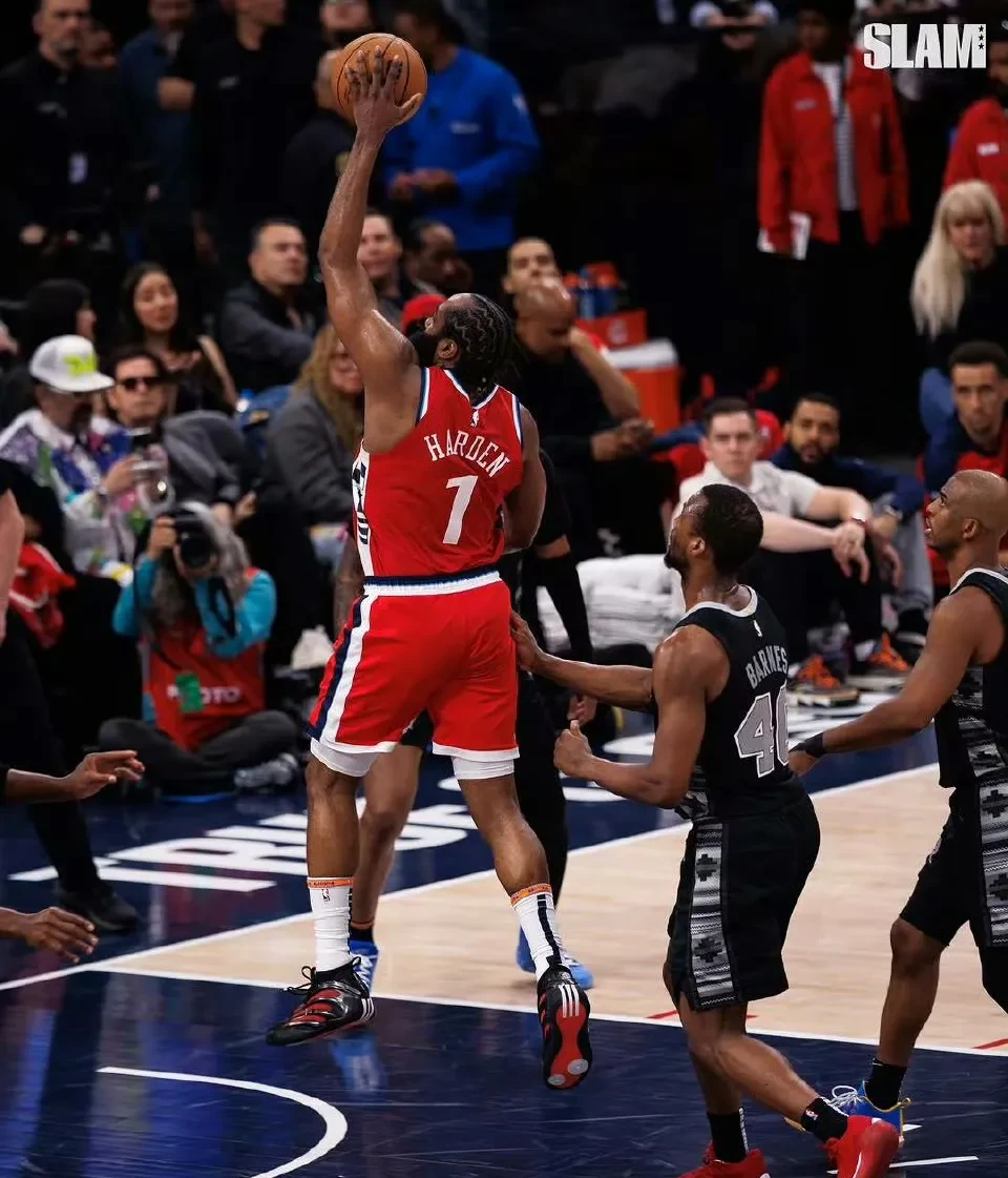 火箭横扫湖人，乔治统治全场