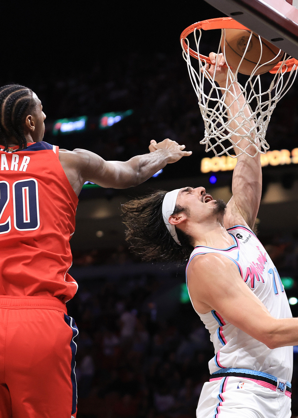 76人鏖战火箭,霍勒迪状态火热 76人鏖战火箭,霍勒迪状态火热