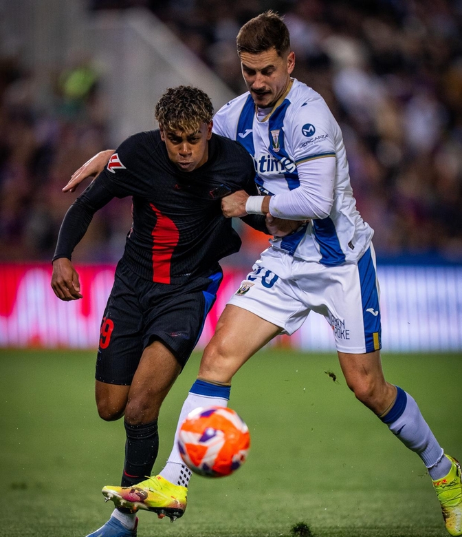 索伯车队碾压梅赛德斯，阿隆索统治全场