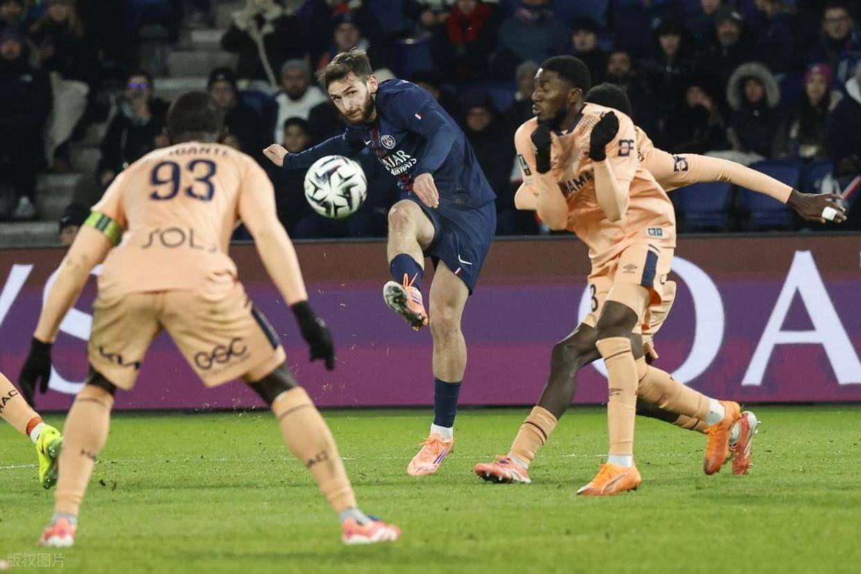巴黎圣日耳曼神勇击败对手，不畏强敌